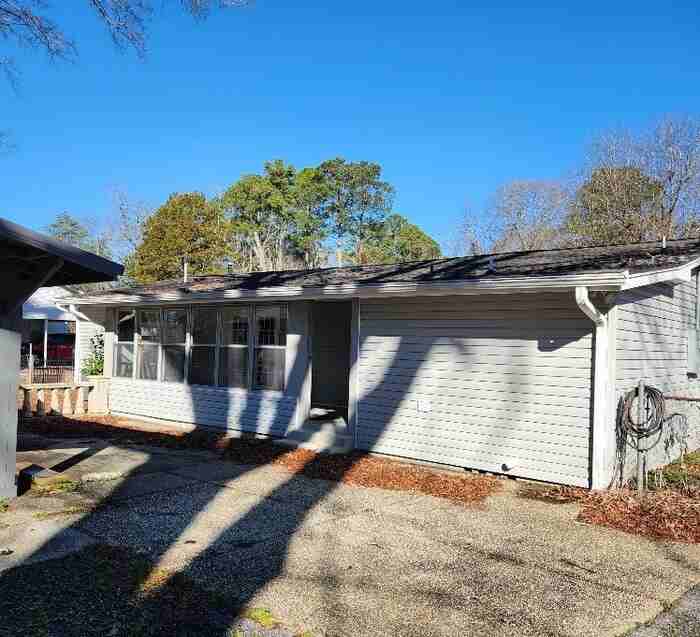 108 E Sterrett St - Photo 2 of 3