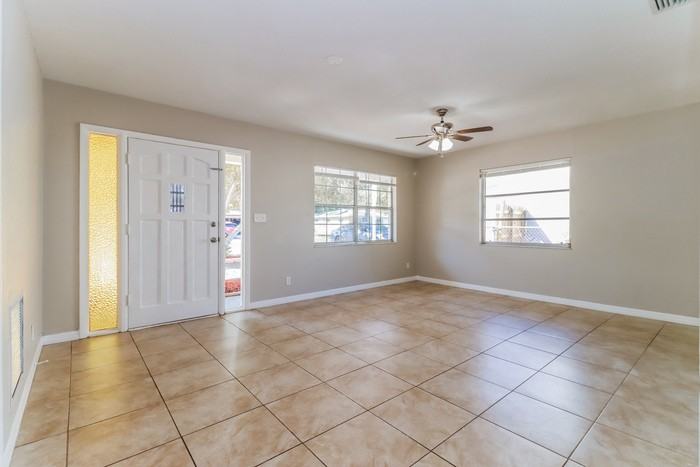 1733 Ragland Ave - Photo 2 of 15