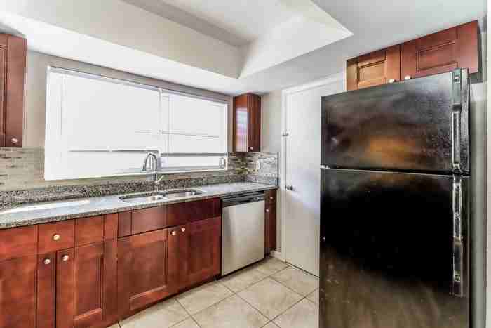 1733 Ragland Ave - Photo 7 of 15