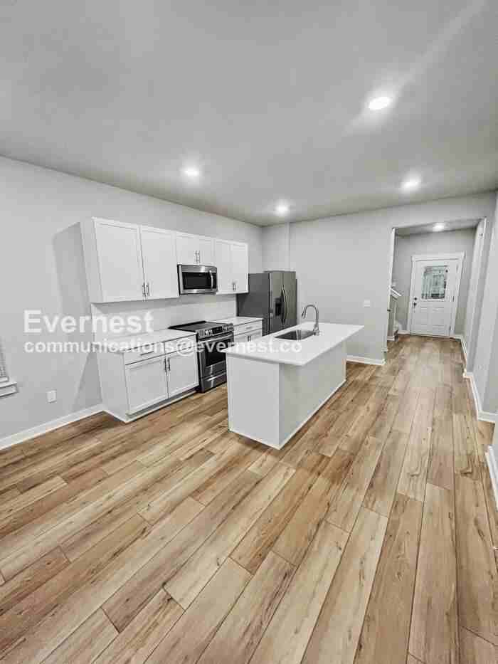 710 Mickelson Way - Photo 2 of 21