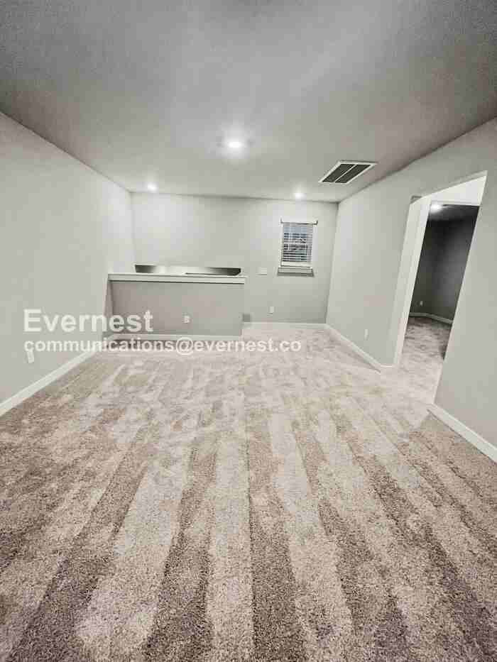 710 Mickelson Way - Photo 7 of 21