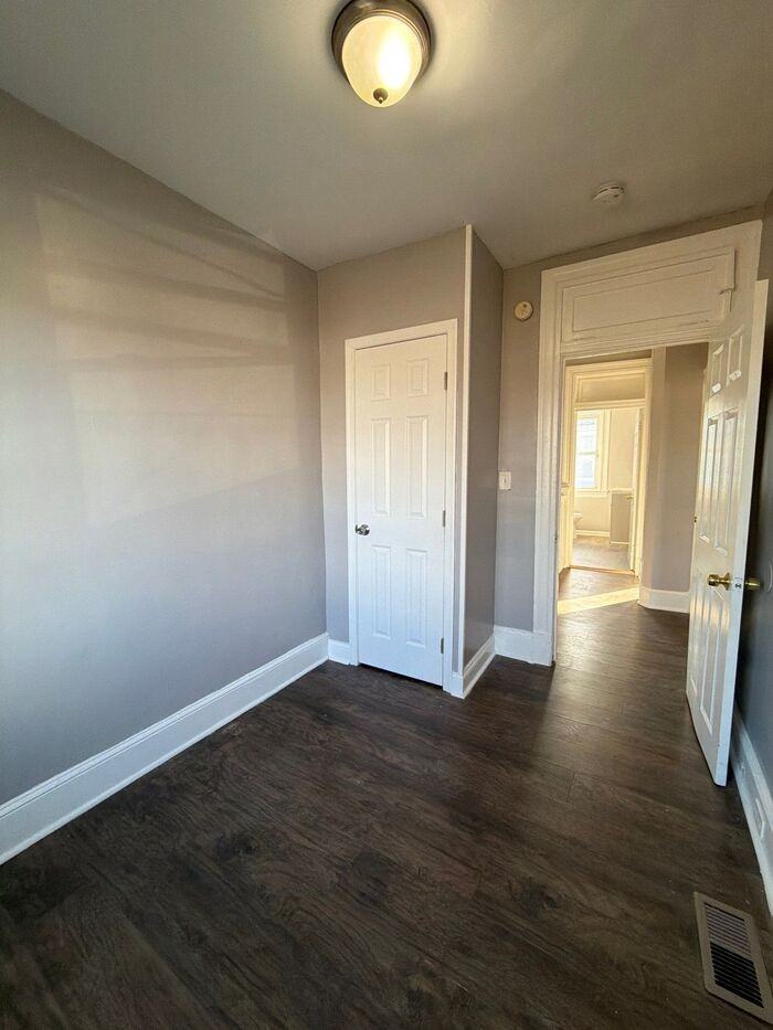 3999 Ridgewood Ave - Photo 3 of 11