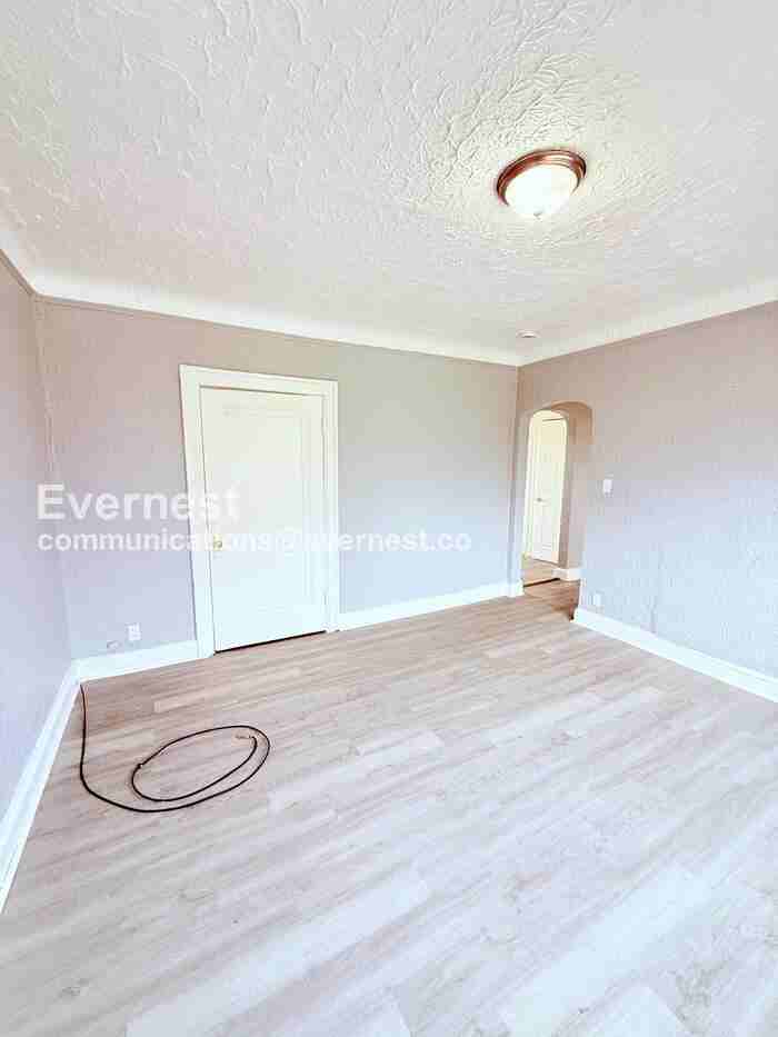 13909 Hartwell St #7 - Photo 6 of 22