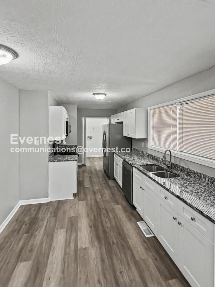 800 Cedar Lake Dr Se - Photo 3 of 35