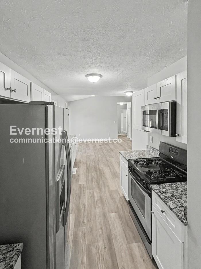 800 Cedar Lake Dr Se - Photo 4 of 35