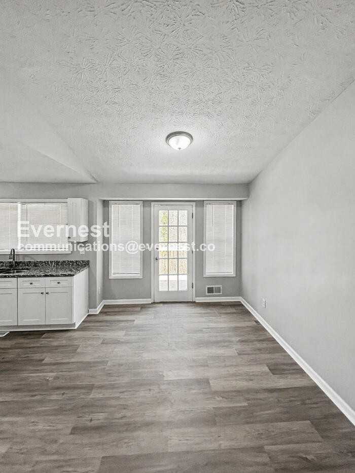 800 Cedar Lake Dr Se - Photo 5 of 35