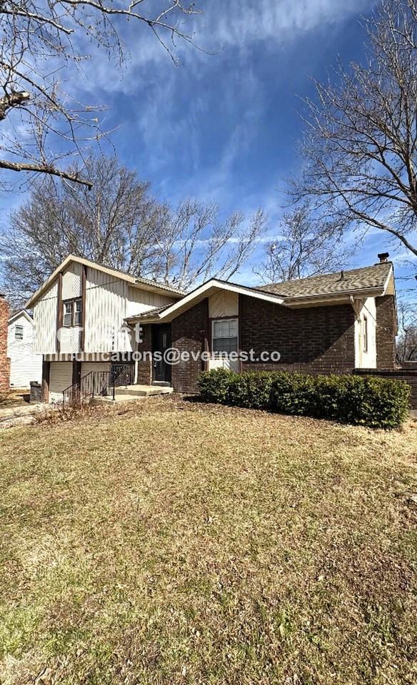 16008 W 151st Ter - Photo 4 of 29