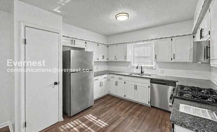 16008 W 151st Ter - Photo 5 of 29