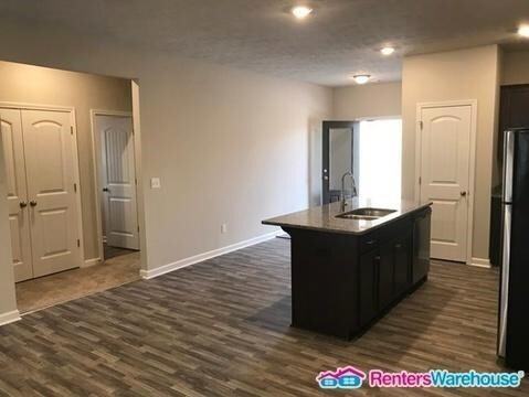 120 Mandy Ln - Photo 3 of 15