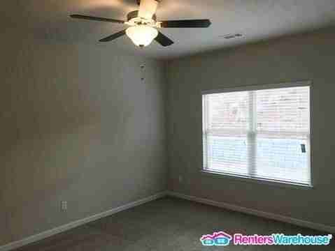 120 Mandy Ln - Photo 7 of 15