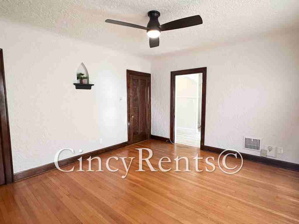 3146 Lookout Cir #4 - Photo 3 of 18