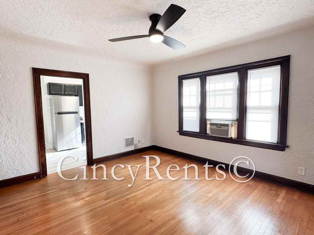 3146 Lookout Cir #4 - Photo 5 of 18