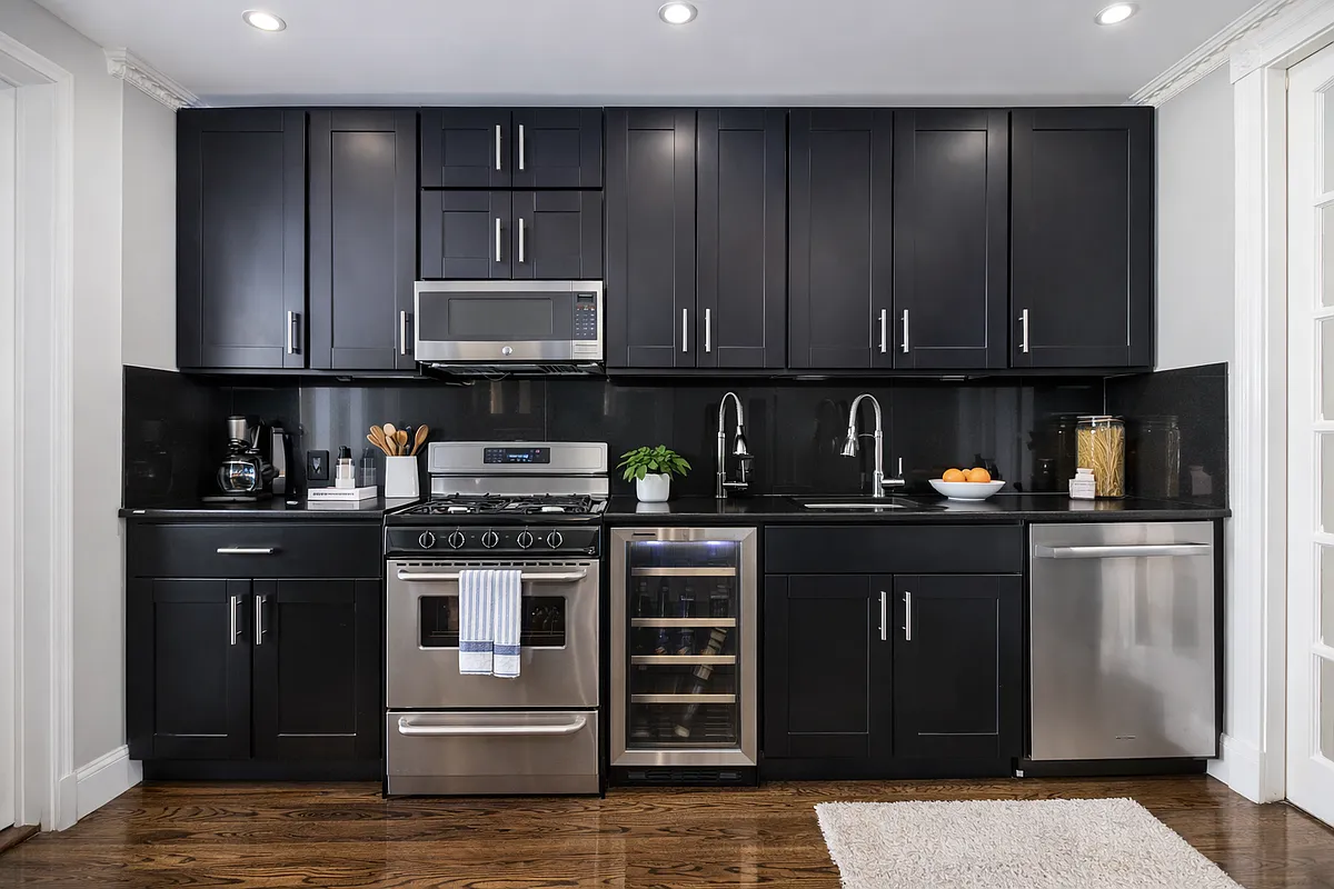 326 E 100th St #1B - Photo 3 of 8