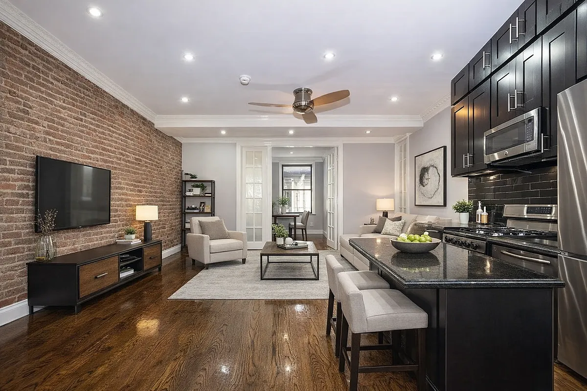 326 E 100th St #1B - Photo 4 of 8