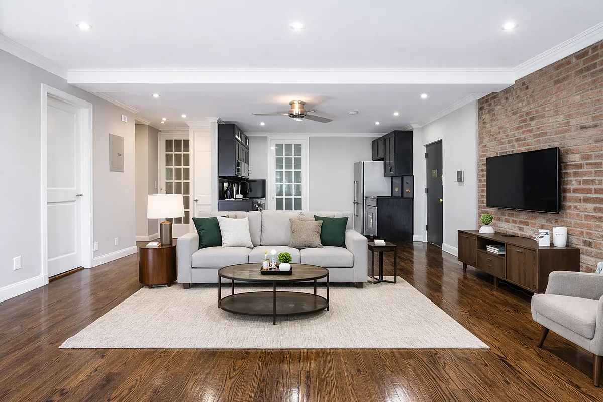 326 E 100th St #1B - Photo 7 of 8