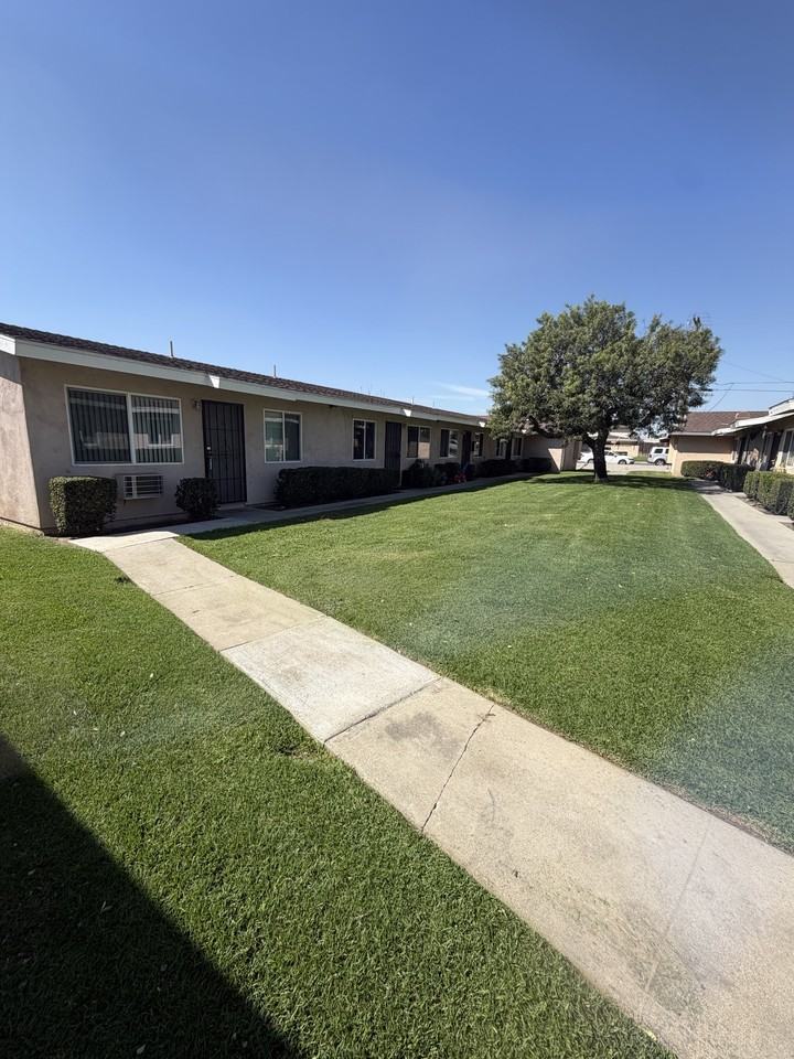 102 N 13th Ave #D - Photo 7 of 8