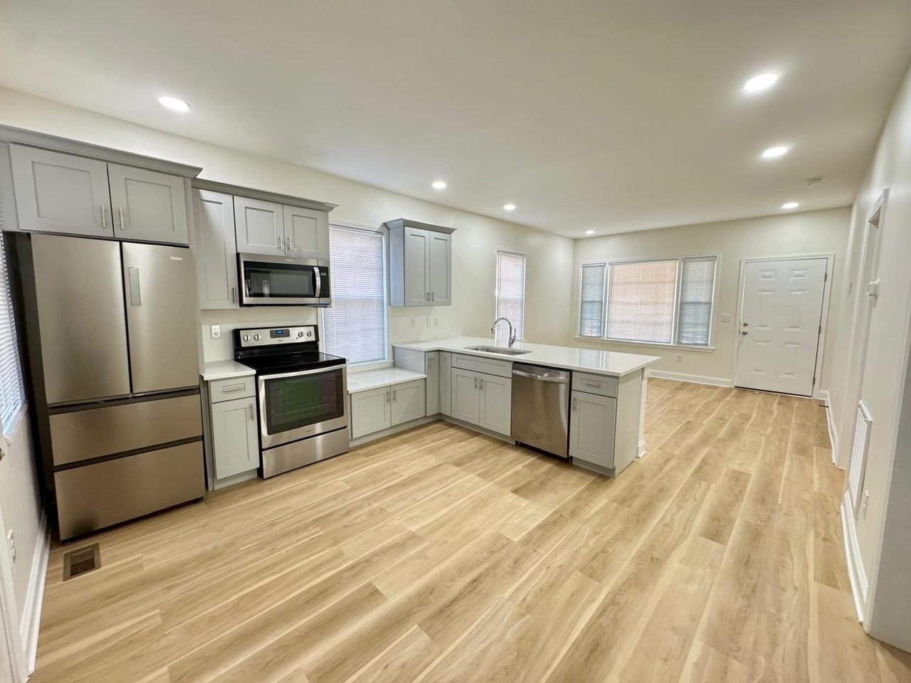 242 Pearl St #NA - Photo 4 of 15