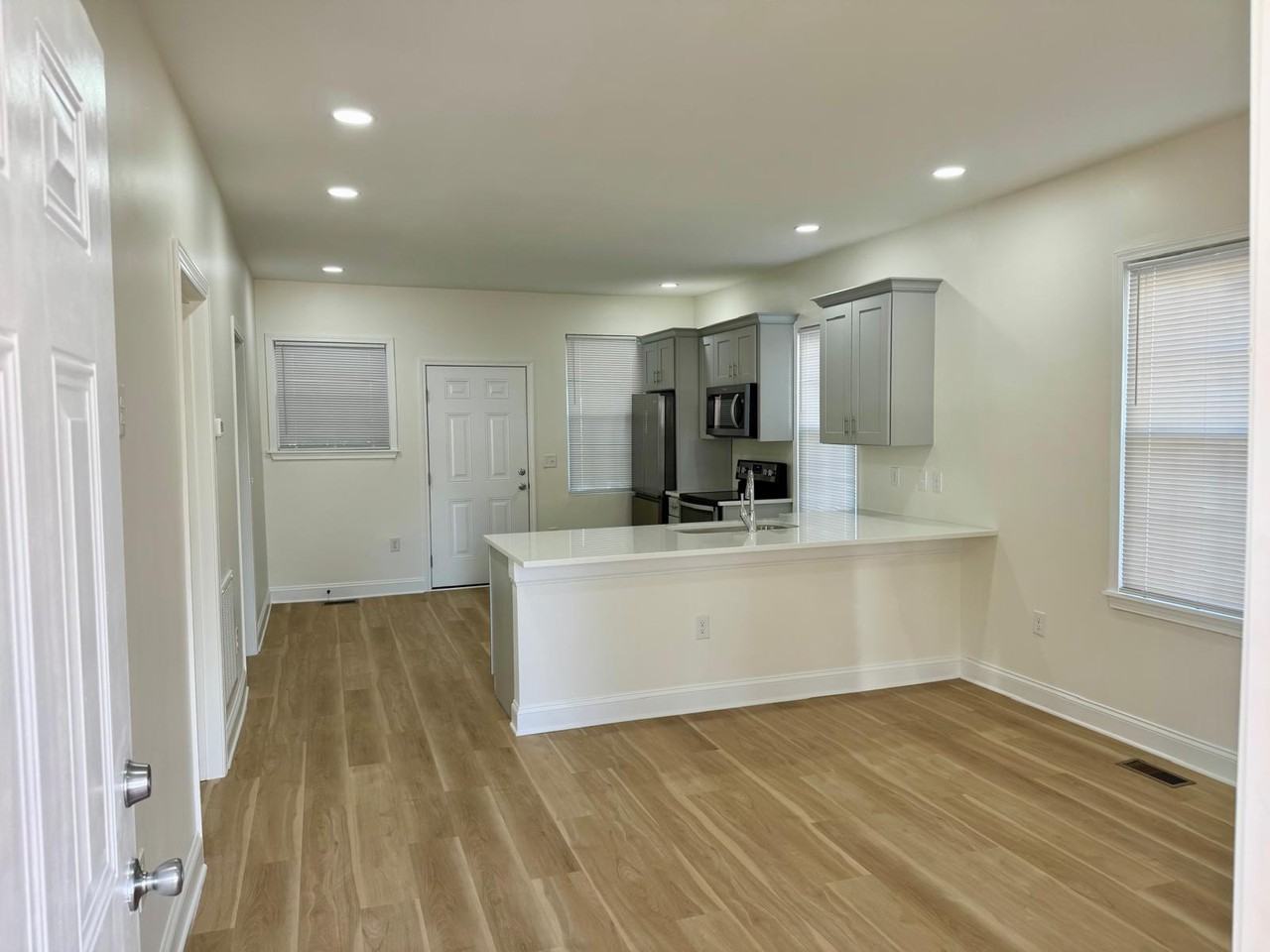 242 Pearl St #NA - Photo 7 of 15
