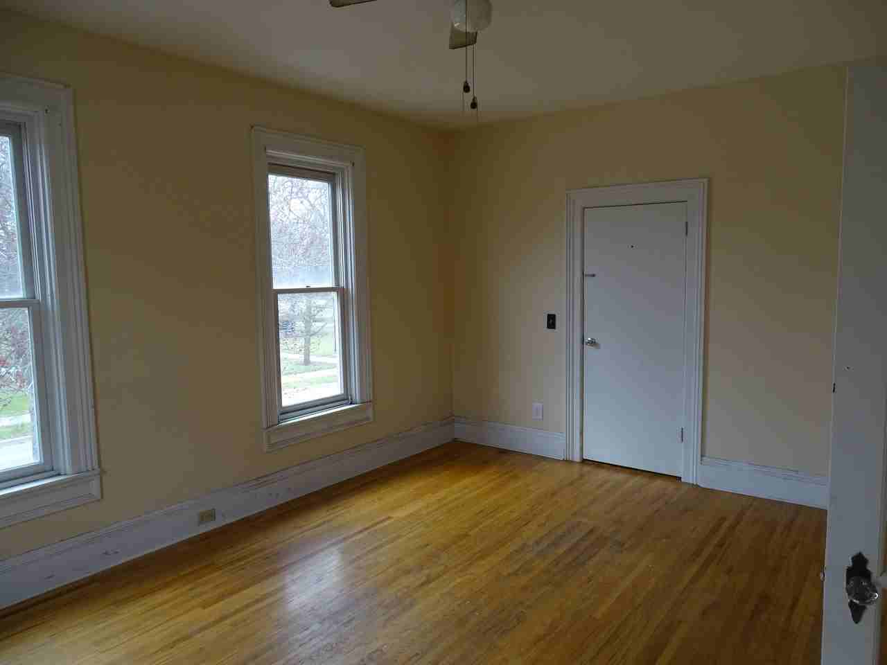 505 E Maumee St #4 - Photo 3 of 10