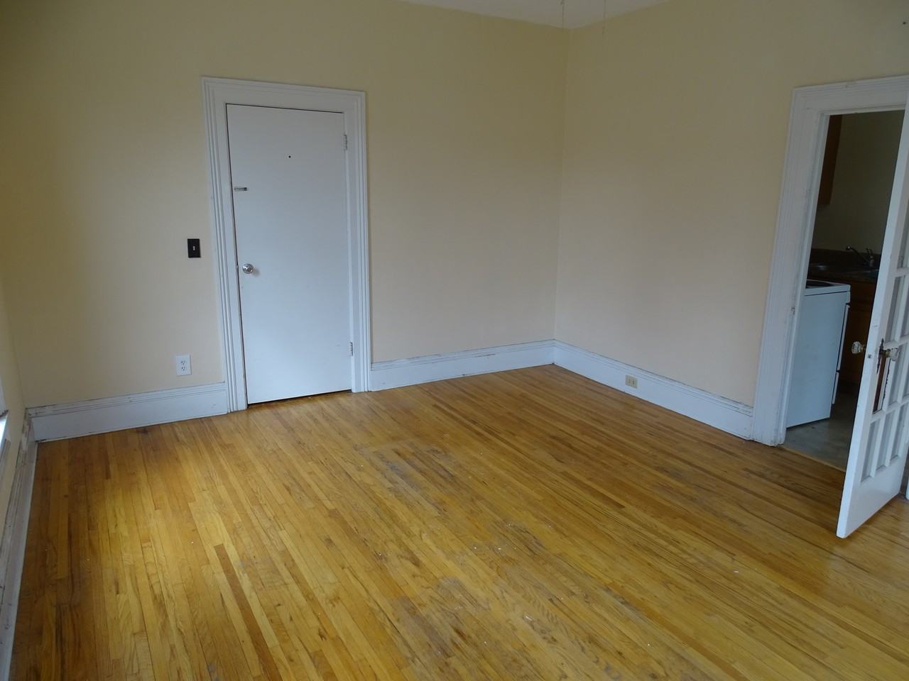 505 E Maumee St #4 - Photo 4 of 10