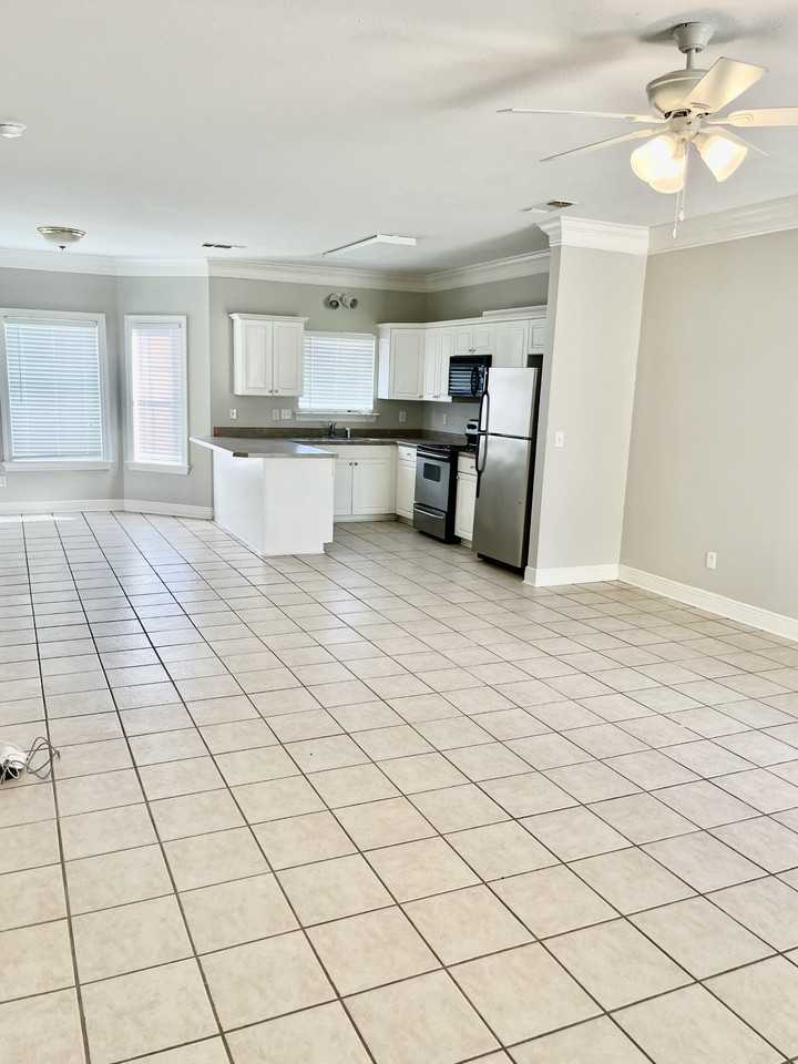 1256 Saint Andrews Ln #NA - Photo 2 of 11