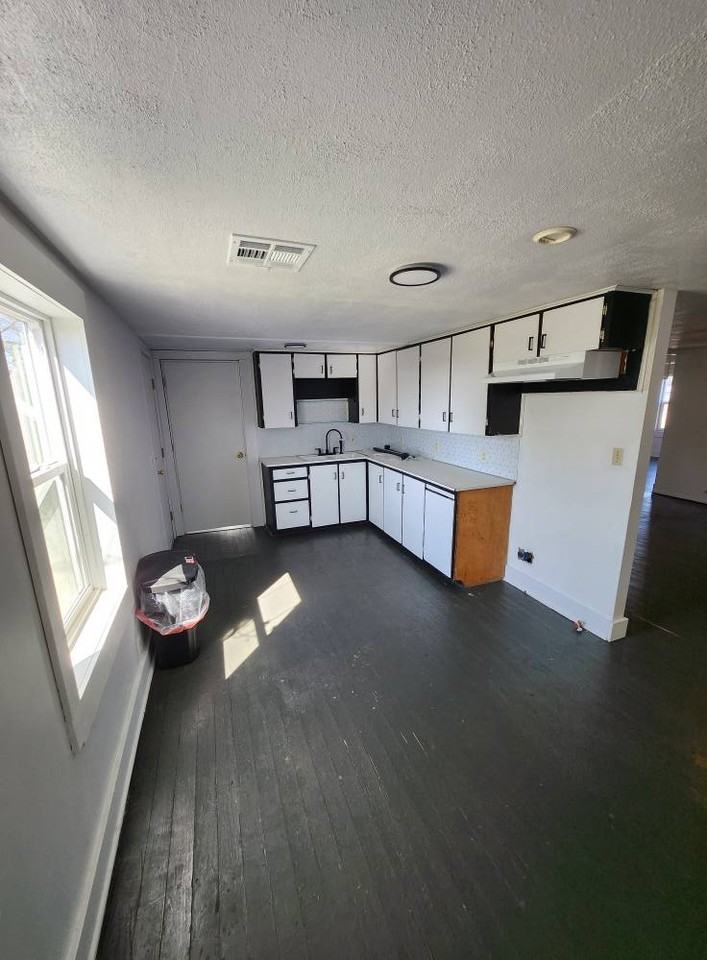 814 W 4th St #NA - Photo 4 of 10