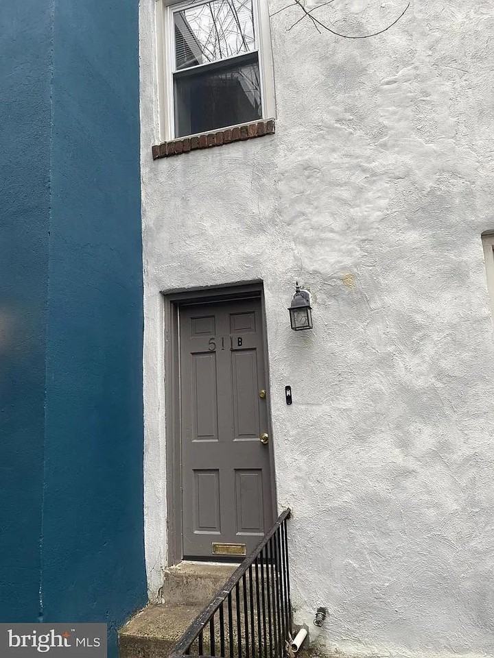 511 S 13th St #B - Photo 2 of 10