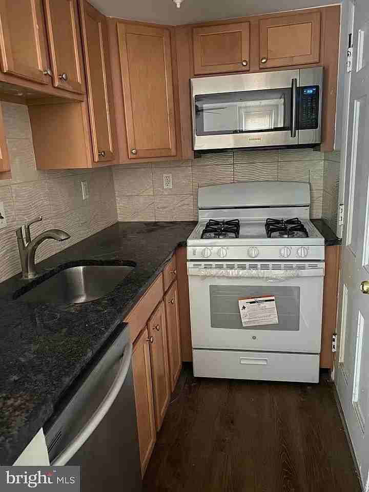 511 S 13th St #B - Photo 4 of 10