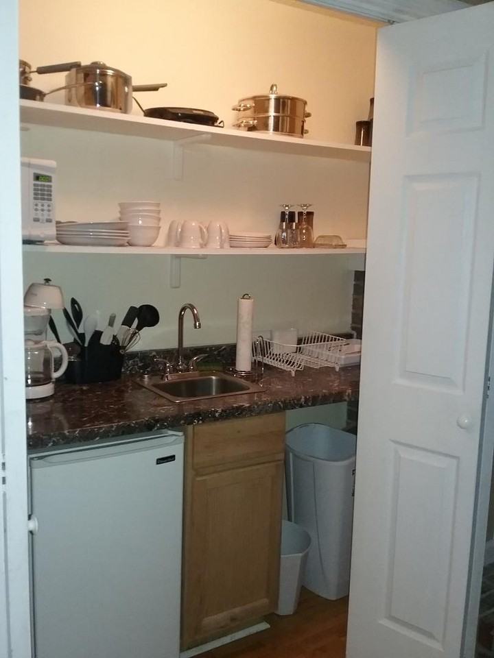 3438 N Creekview Dr - Photo 2 of 9