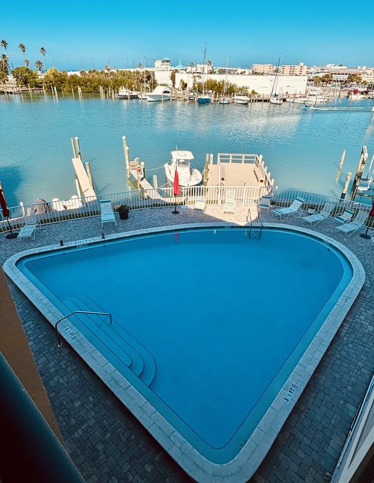 12500 Capri Cir N #304 - Photo 3 of 21