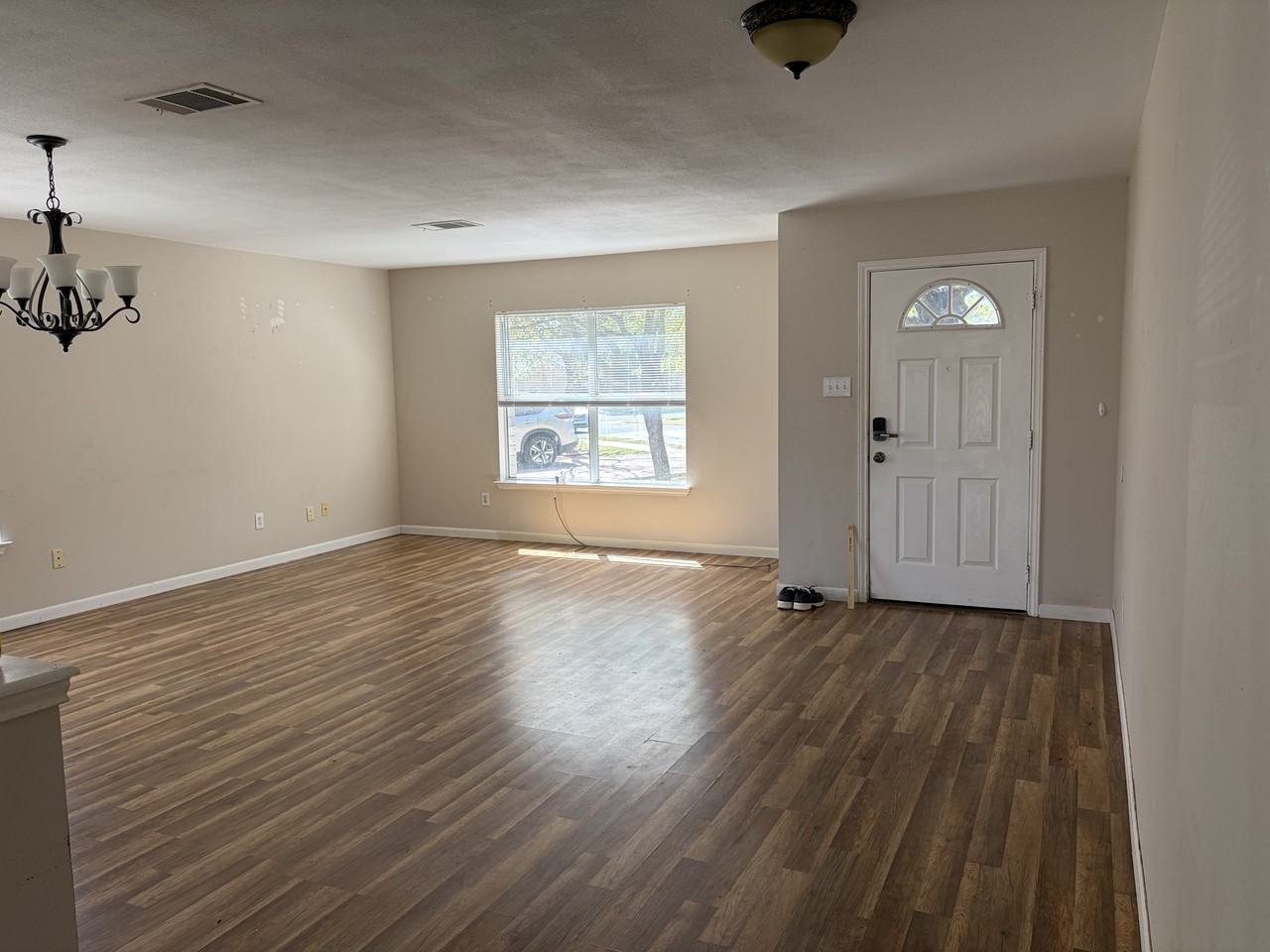 1104 Mastiff Cv #NA - Photo 3 of 11