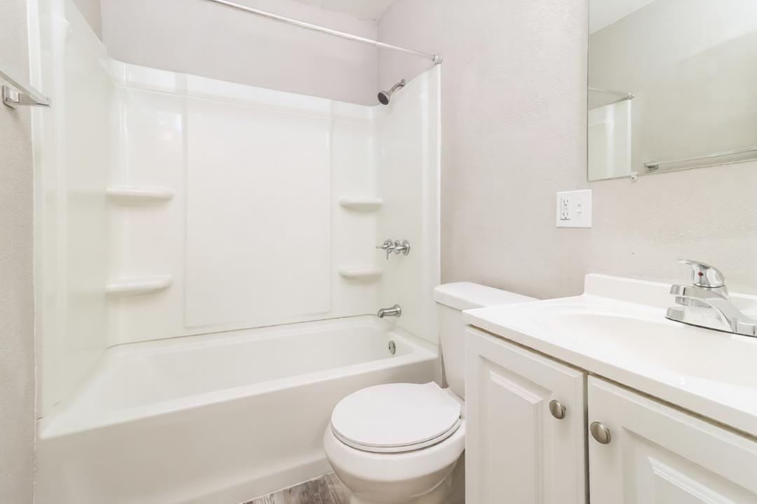 1267 Nebraska Ave #NA - Photo 2 of 5