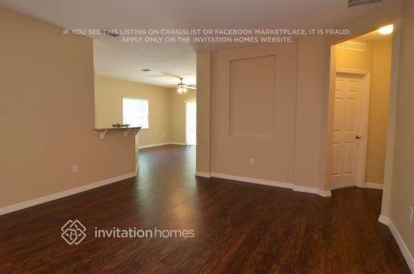 6233 Radford St - Photo 2 of 13