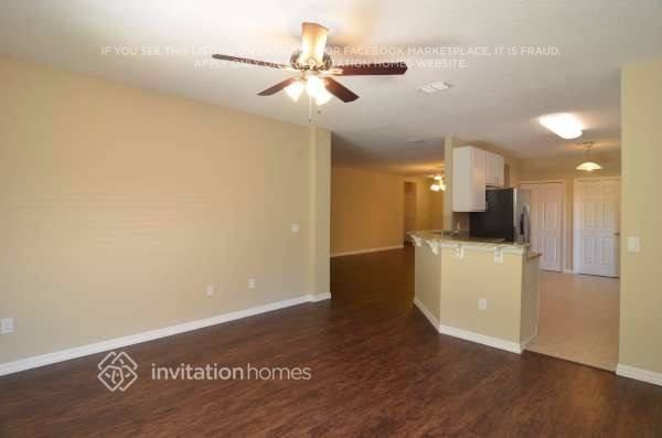 6233 Radford St - Photo 3 of 13