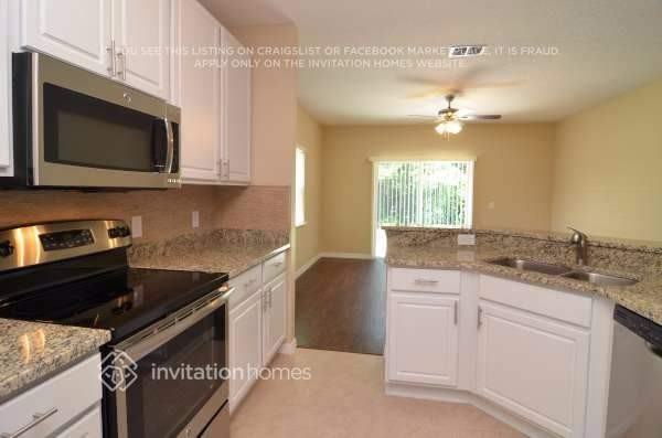 6233 Radford St - Photo 4 of 13