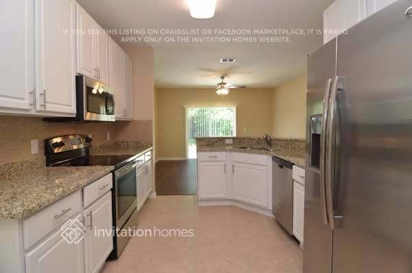 6233 Radford St - Photo 5 of 13