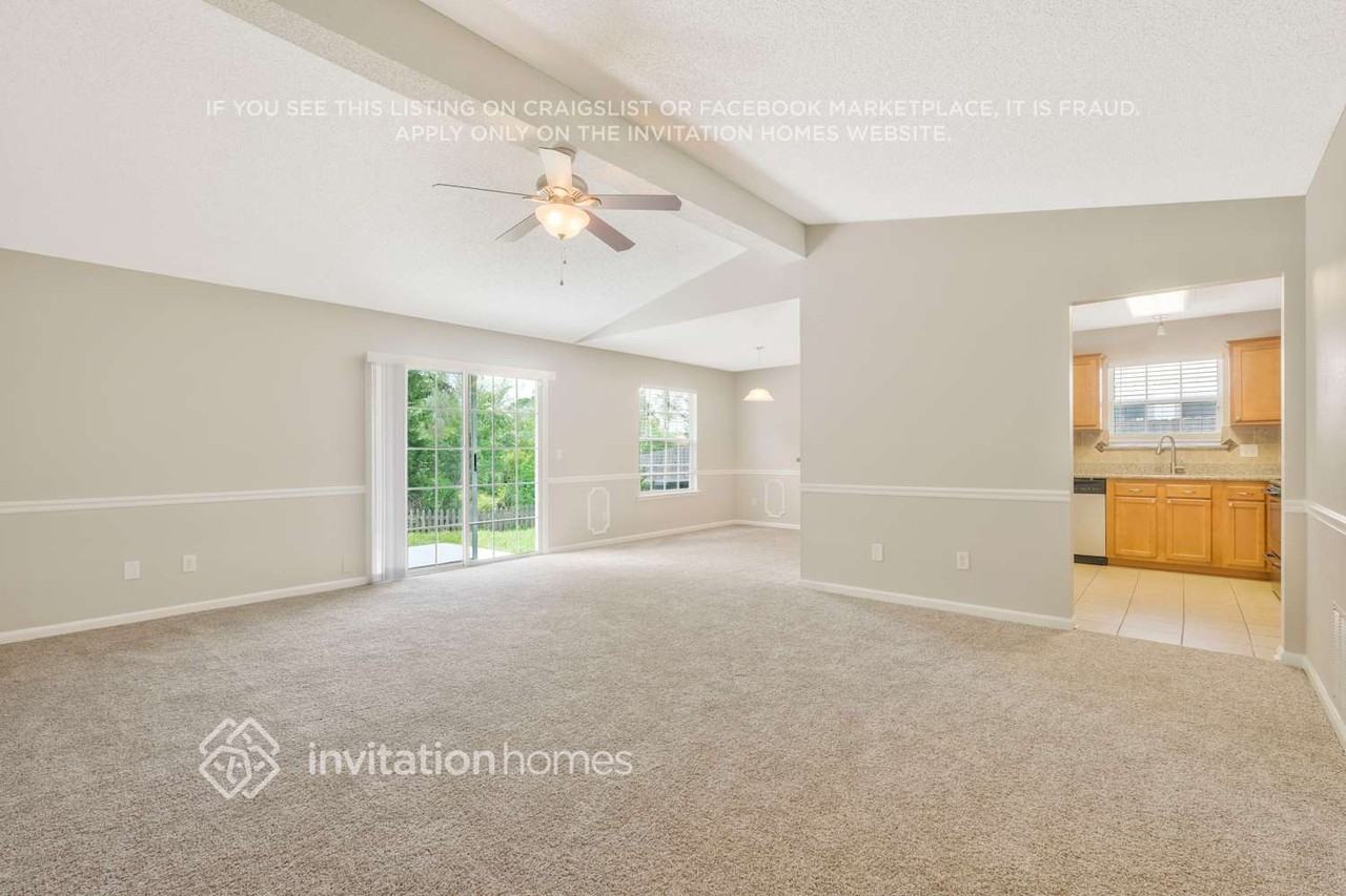 7798 Collins Ridge Blvd - Photo 4 of 25