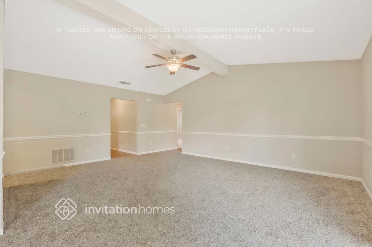 7798 Collins Ridge Blvd - Photo 6 of 25