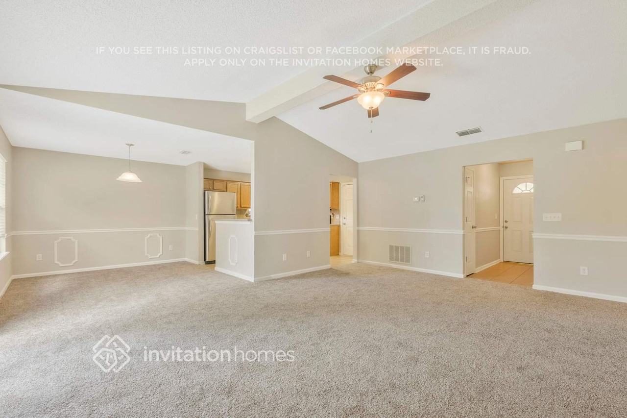 7798 Collins Ridge Blvd - Photo 7 of 25