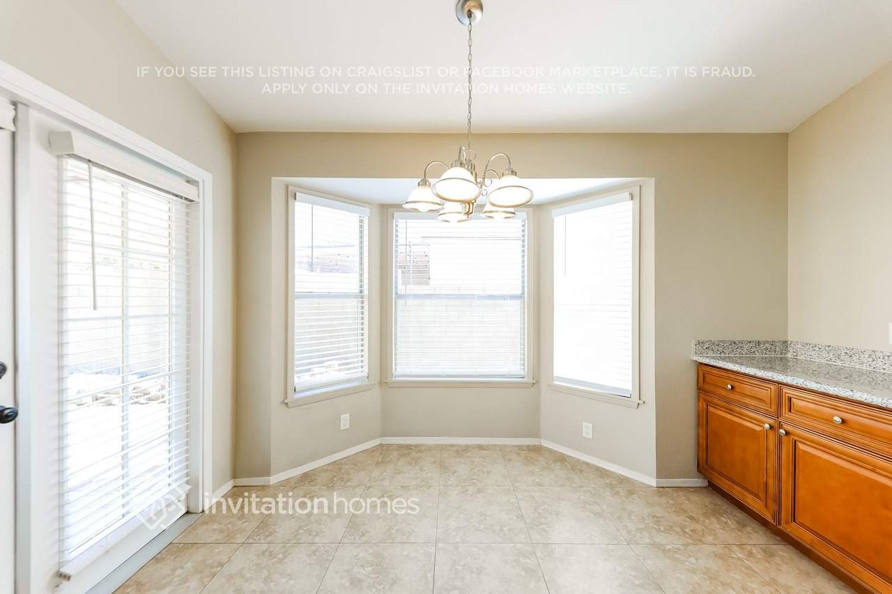 4026 W Whispering Wind Dr - Photo 7 of 17