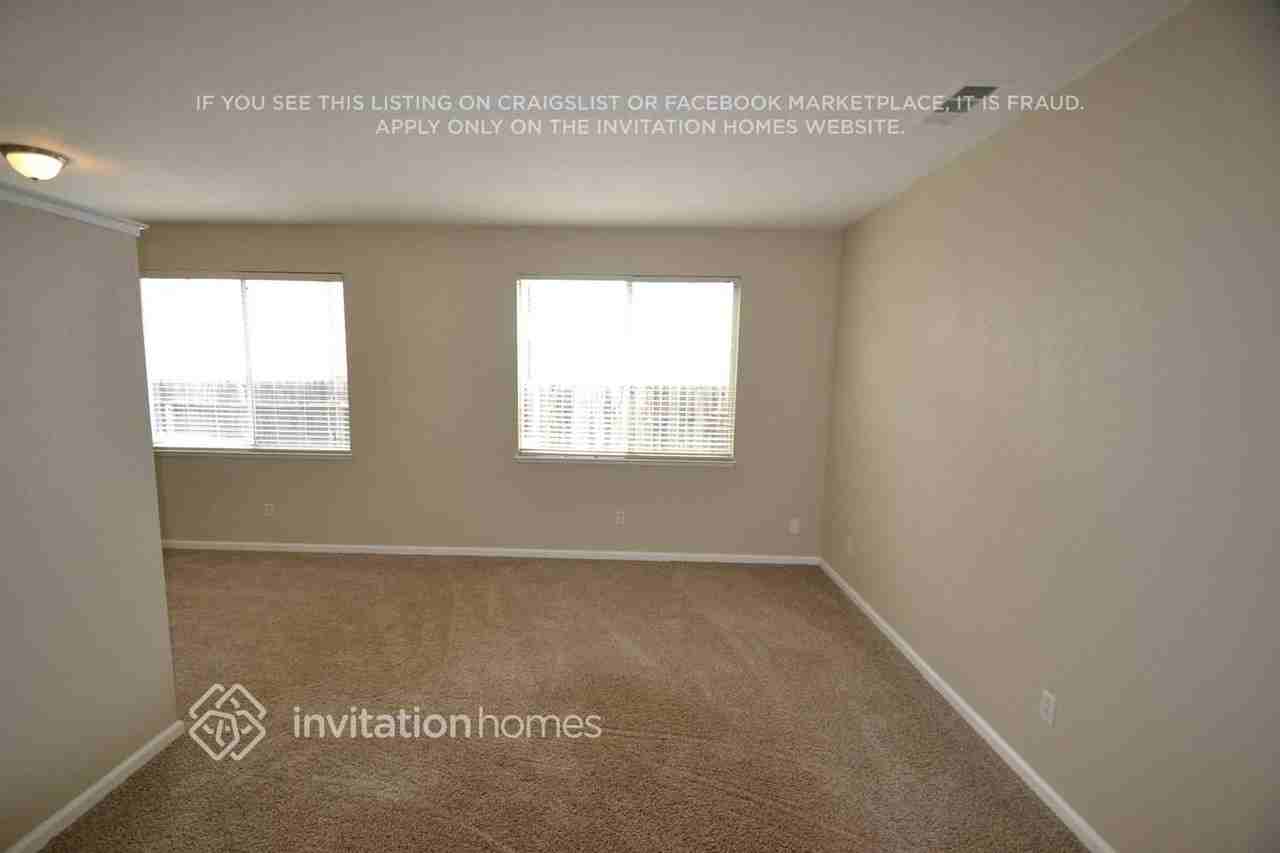 5523 Adobe Spring Way - Photo 6 of 11