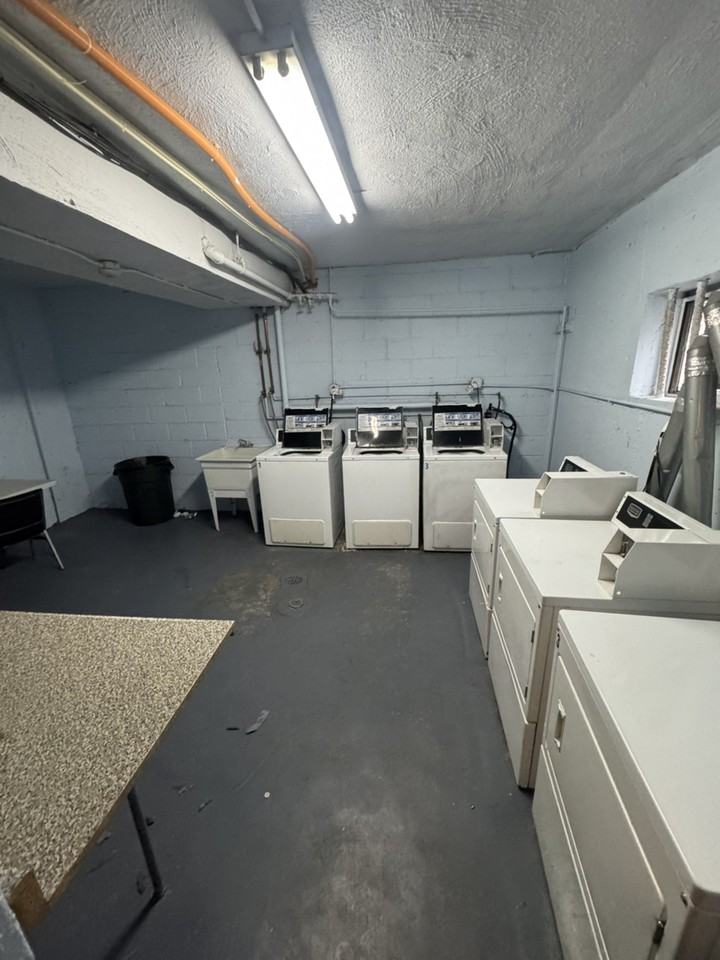 181 River Rd - Photo 5 of 13