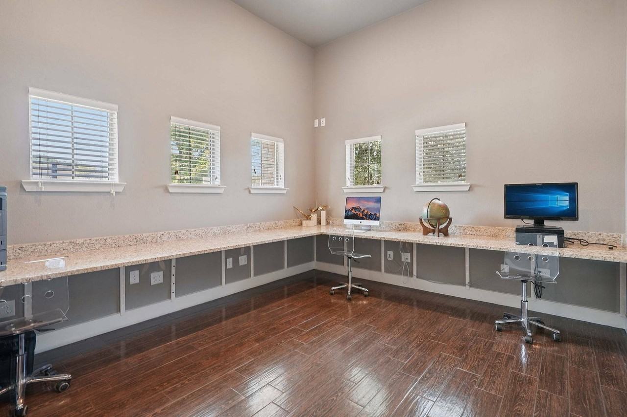 Arroyo Seco Villas - Photo 3 of 15