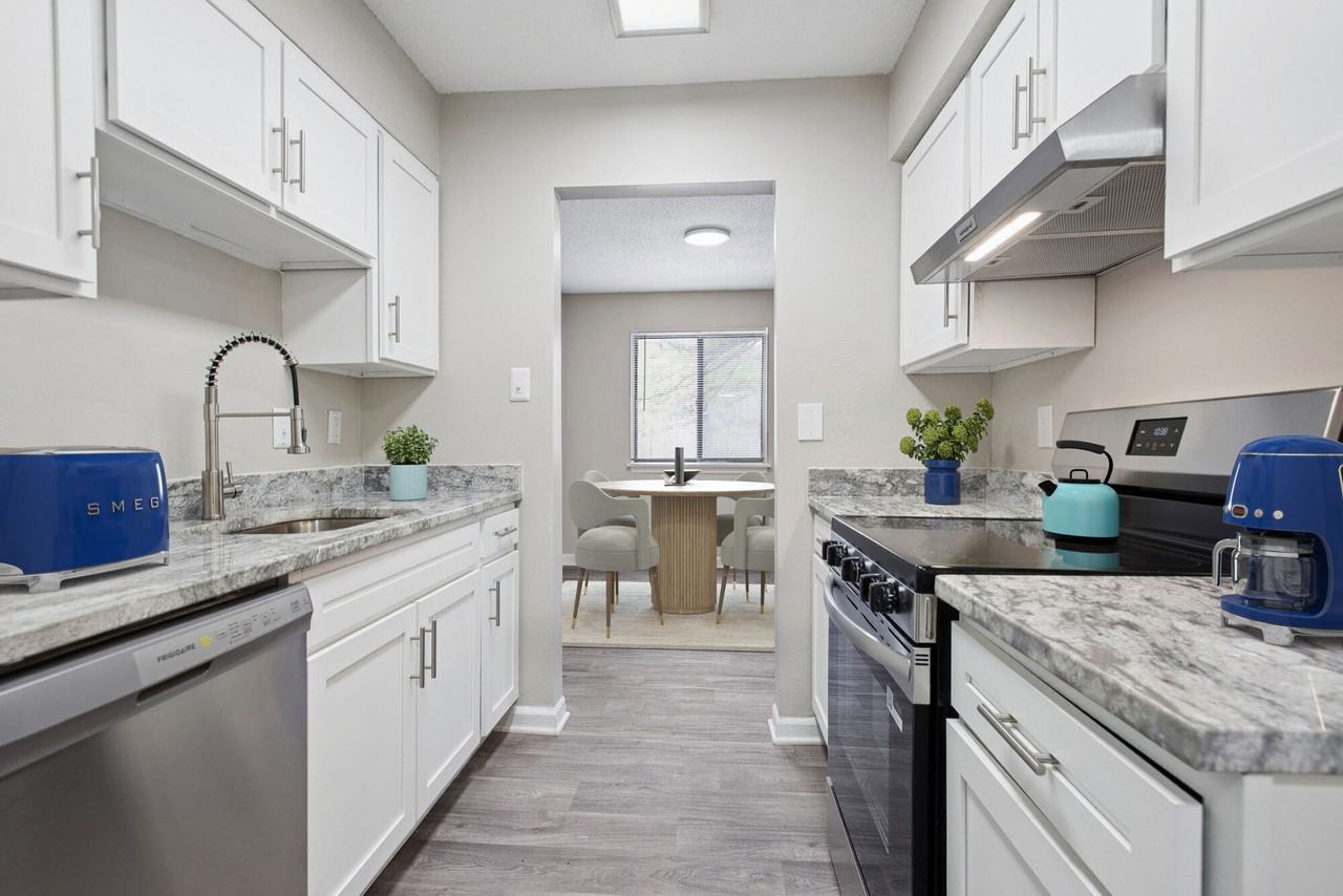 Stonesthrow - Photo 2 of 51