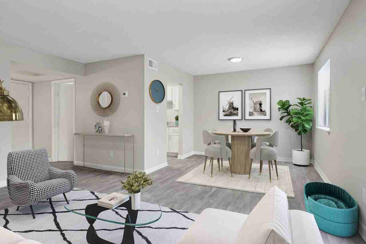 Stonesthrow - Photo 3 of 51