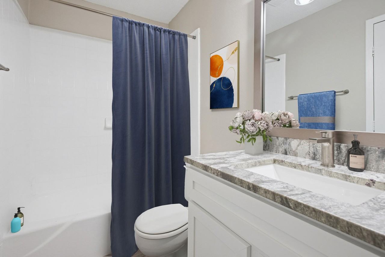 Stonesthrow - Photo 6 of 51