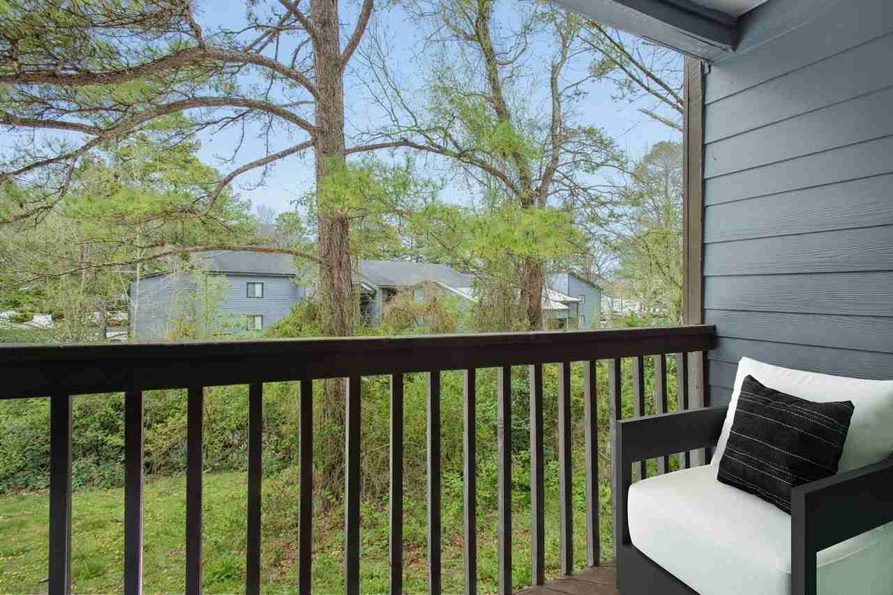 Stonesthrow - Photo 7 of 51