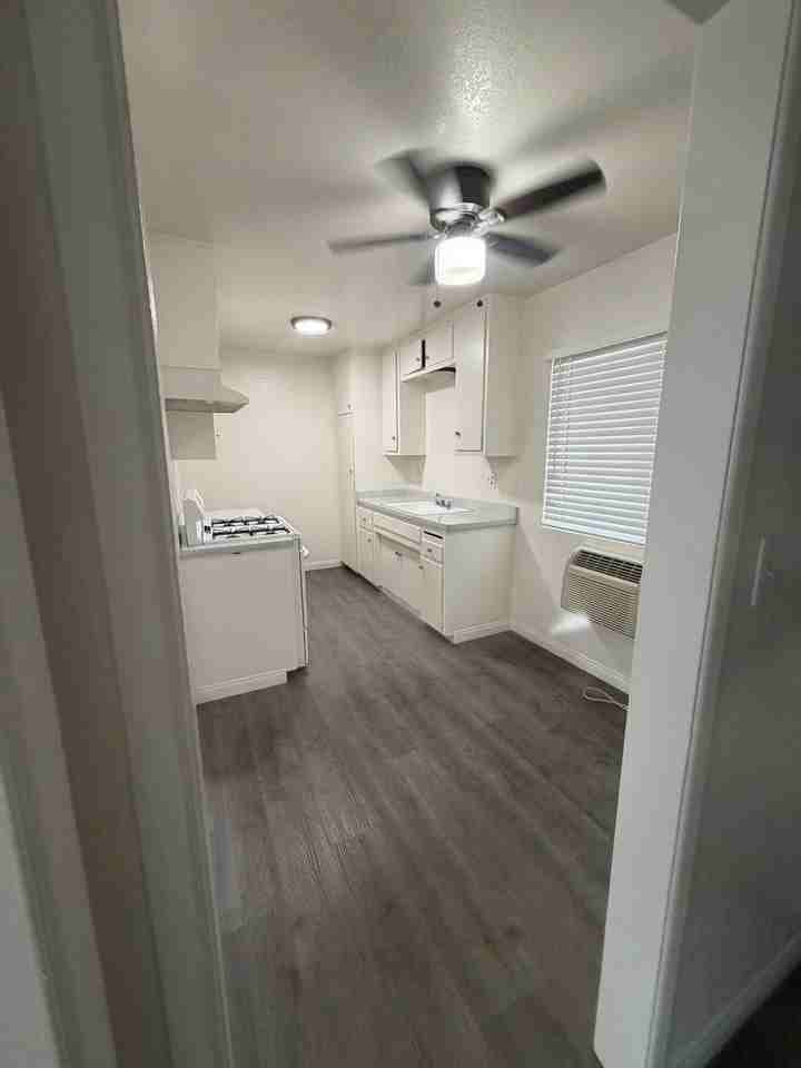 127 N 13th Ave #A - Photo 6 of 9