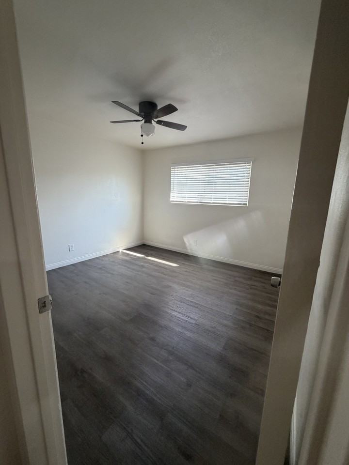 127 N 13th Ave #A - Photo 7 of 9