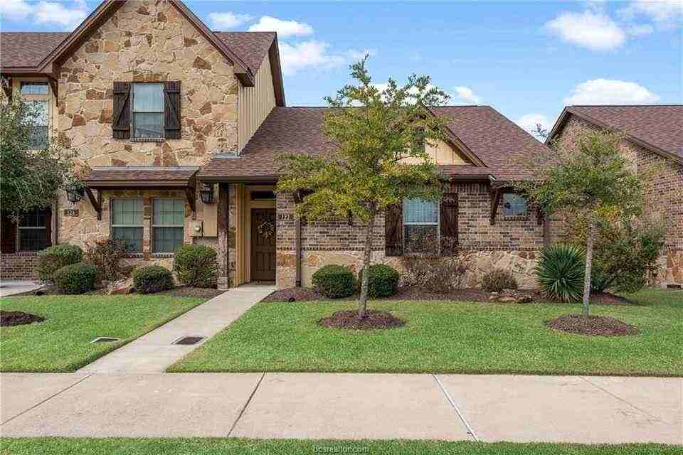 2912 Old Ironsides Dr - Photo 4 of 15